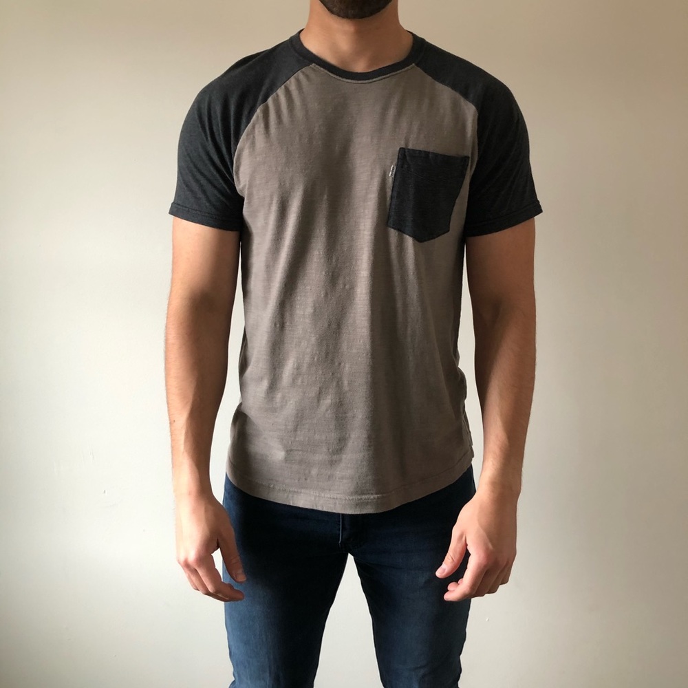 Grey pocket T-shirt